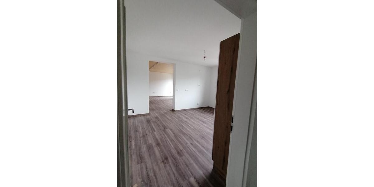 Etagenwohnung Ochsenfurt - 4 Zimmer, 109 m&sup2;, 1.215&euro; | Angebot:25832027