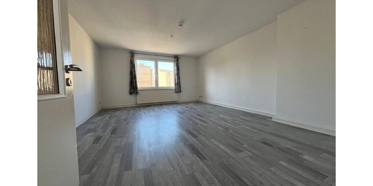 Dachgeschoßwohnung Köthen (Anhalt) - 3 Zimmer, 110 m&sup2;, 825&euro; | Angebot:25714315