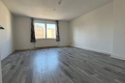 Wohnung Köthen (Anhalt) - 3 Zimmer, 110 m&sup2;, 825&euro; | Angebot:25714315
