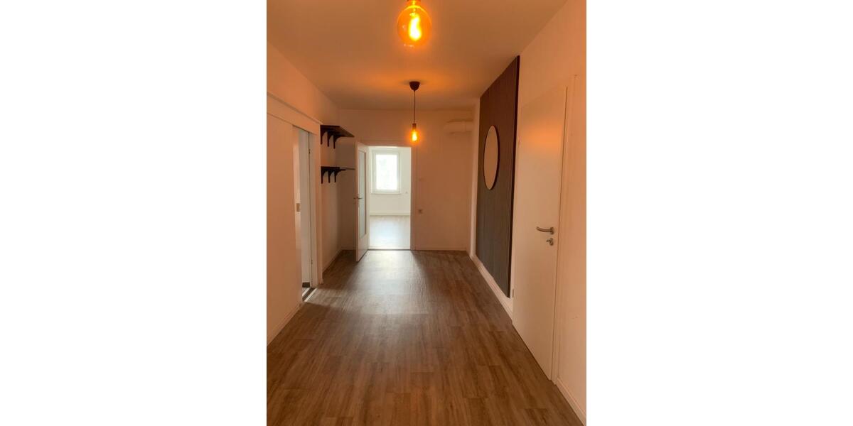 Dachgeschoßwohnung Johanngeorgenstadt - 6 Zimmer, 120 m&sup2;, 750&euro; | Angebot:24775379