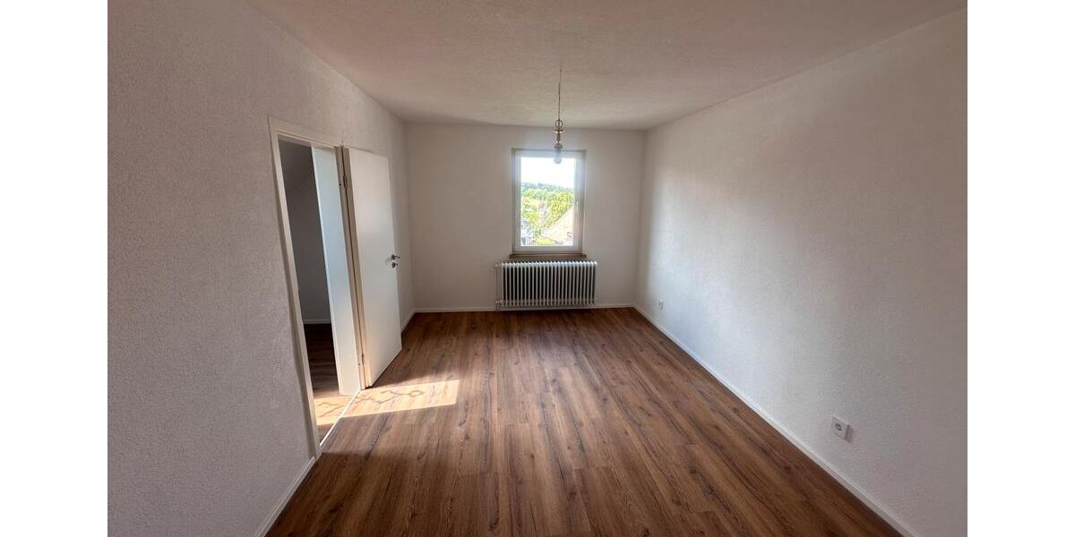 Dachgeschoßwohnung Waldbrunn - 3 Zimmer, 70 m&sup2;, 750&euro; | Angebot:26525464