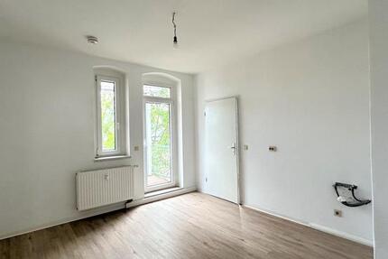 3-Zimmer mit Balkon und Einbauküche zimmer