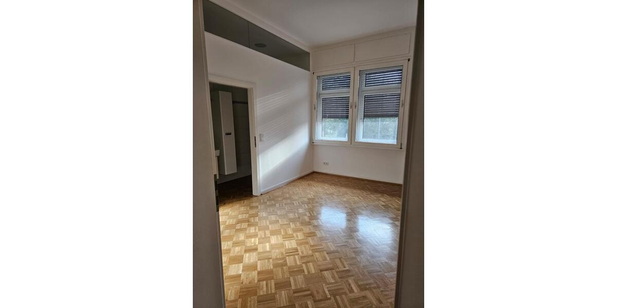 Großzügige 5-Zimmer-Wohnung in sehr guter Lage 5 zimmer