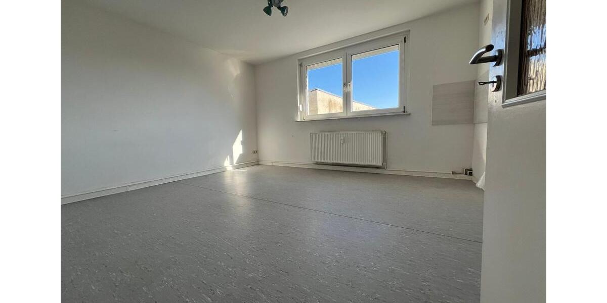 Dachgeschoßwohnung Köthen (Anhalt) - 3 Zimmer, 110 m&sup2;, 825&euro; | Angebot:25714315