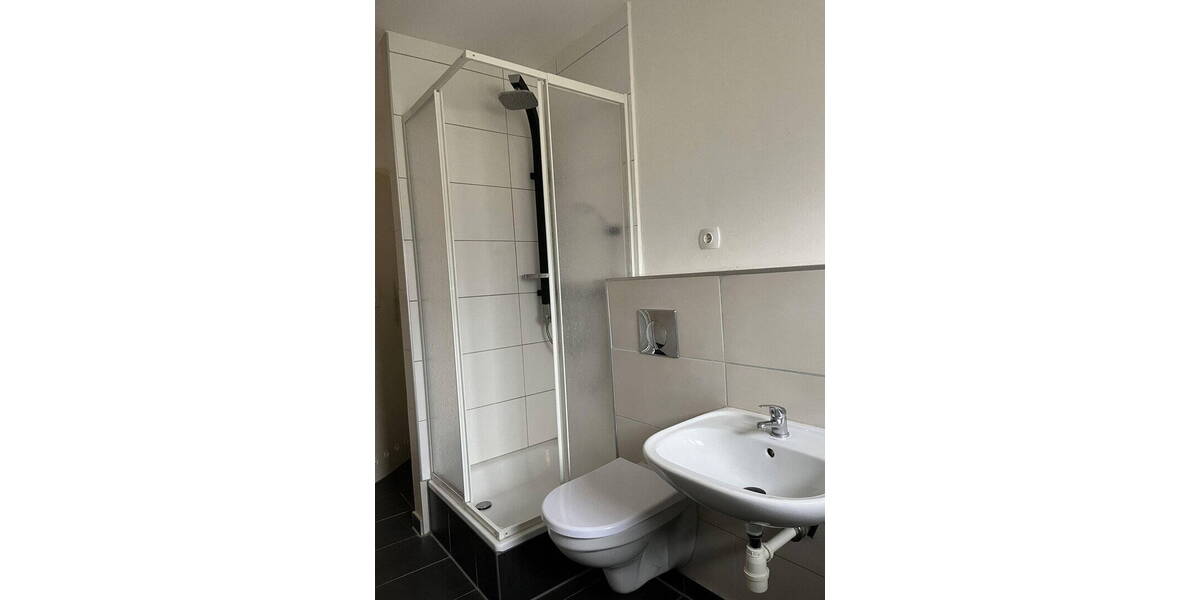Etagenwohnung Zwickau Pölbitz - 3 Zimmer, 75 m&sup2;, 400&euro; | Angebot:26731060
