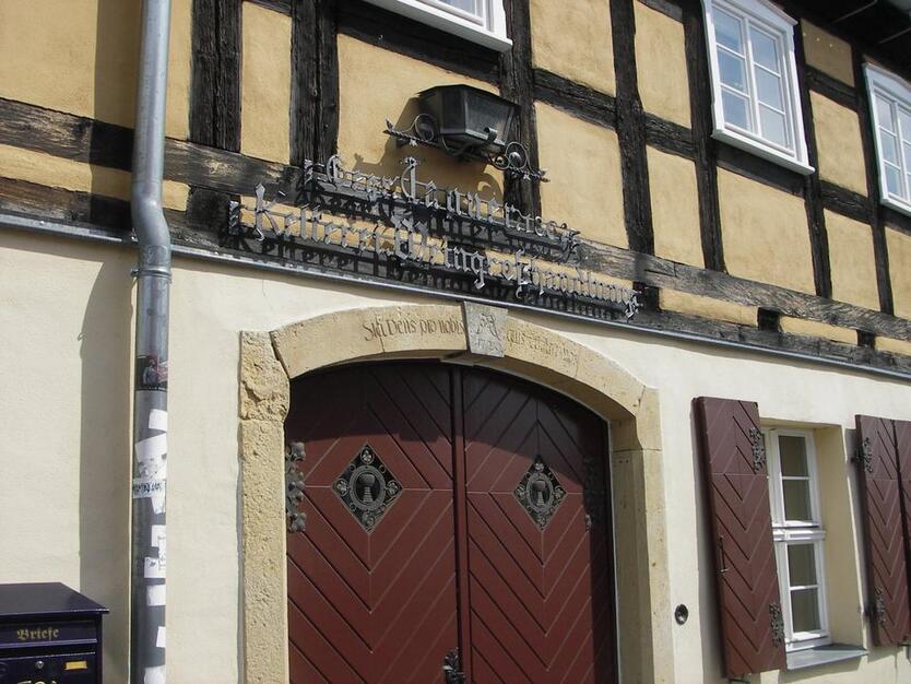 Radeburg: Charmantes Fachwerkhaus, liebevoll saniert, kleiner Hof