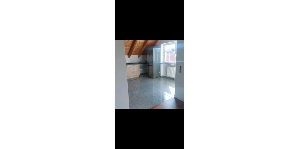 Dachgeschoßwohnung Reichertshausen - 3 Zimmer, 79 m&sup2;, 930&euro; | Angebot:26479574