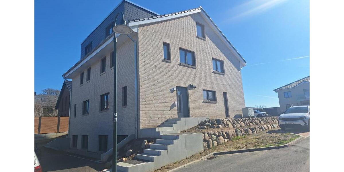 Doppelhaushälfte Scharbeutz - 7 Zimmer, 205 m&sup2;, 3.500&euro; | Angebot:25839290