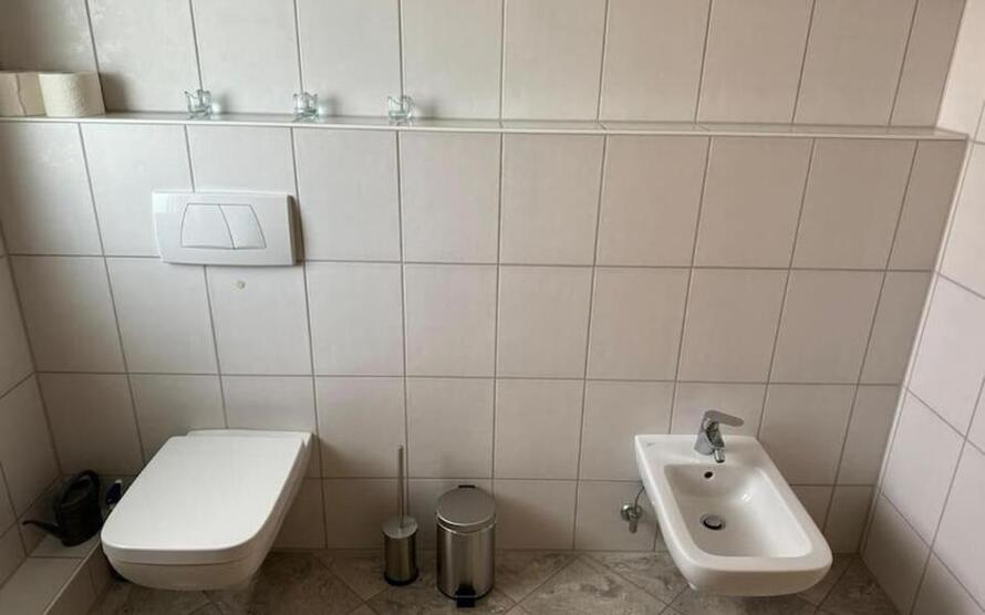 3-Zimmerwohnung mit TV, Wlan,DuscheWc, Küche, Waschmaschine, Parkplatz und Balkon