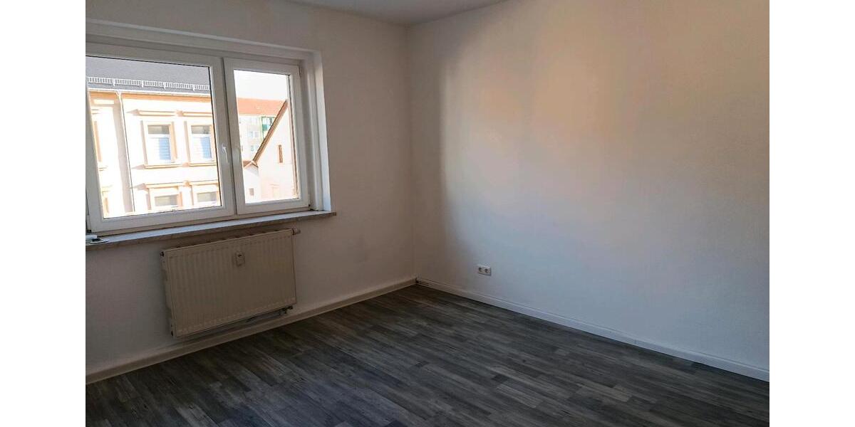 Etagenwohnung Mittweida - 3 Zimmer, 63 m&sup2;, 380&euro; | Angebot:25367864