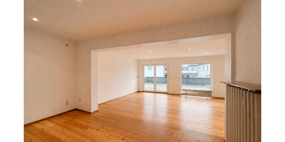 Etagenwohnung Hennef (Sieg) - 3 Zimmer, 135 m&sup2;, 1.300&euro; | Angebot:25236169