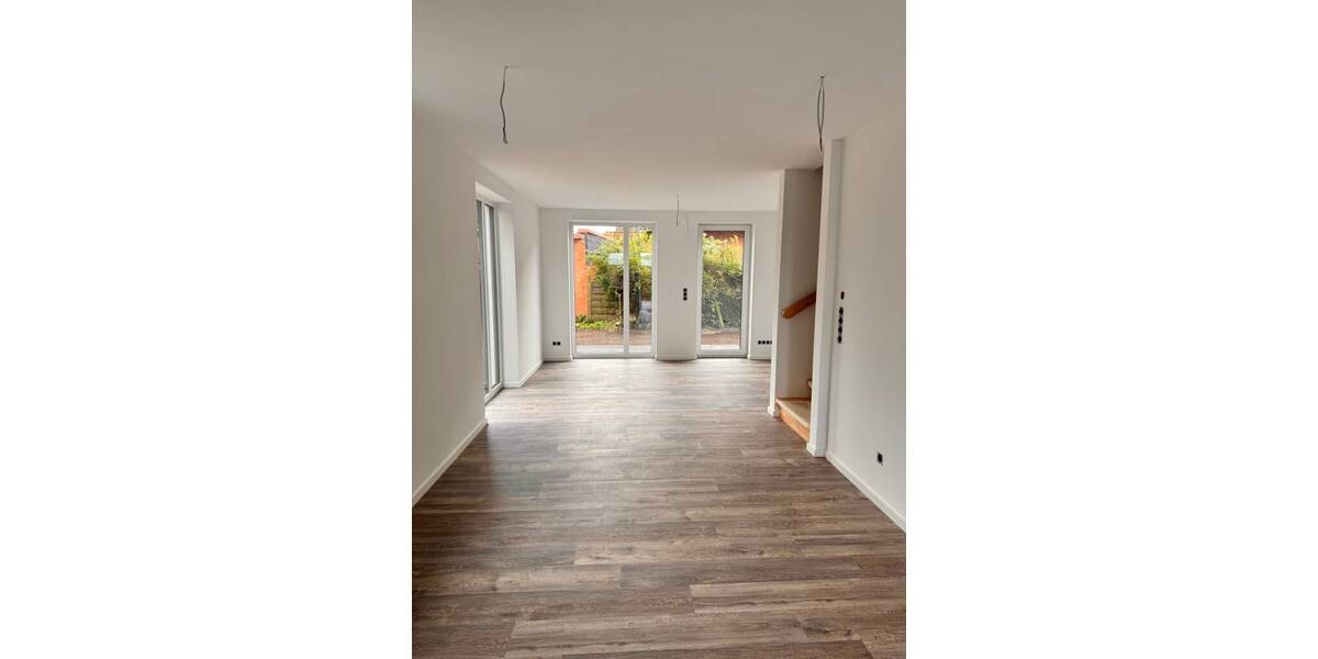 Reihenmittelhaus Bad Segeberg - 5 Zimmer, 104 m&sup2;, 1.700&euro; | Angebot:25743127