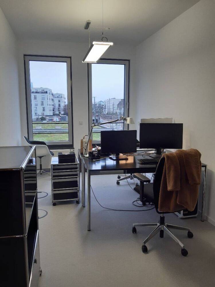 Schöne Arbeitsplätze in ruhiger Agentur - All-in-Miete