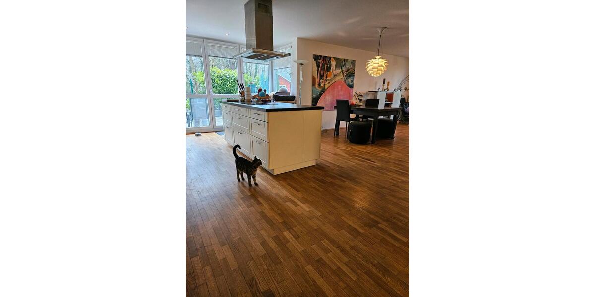 Wohnen auf Zeit Köln Mülheim - 16 Zimmer, 122 m&sup2;, 680&euro; | Angebot:26329575