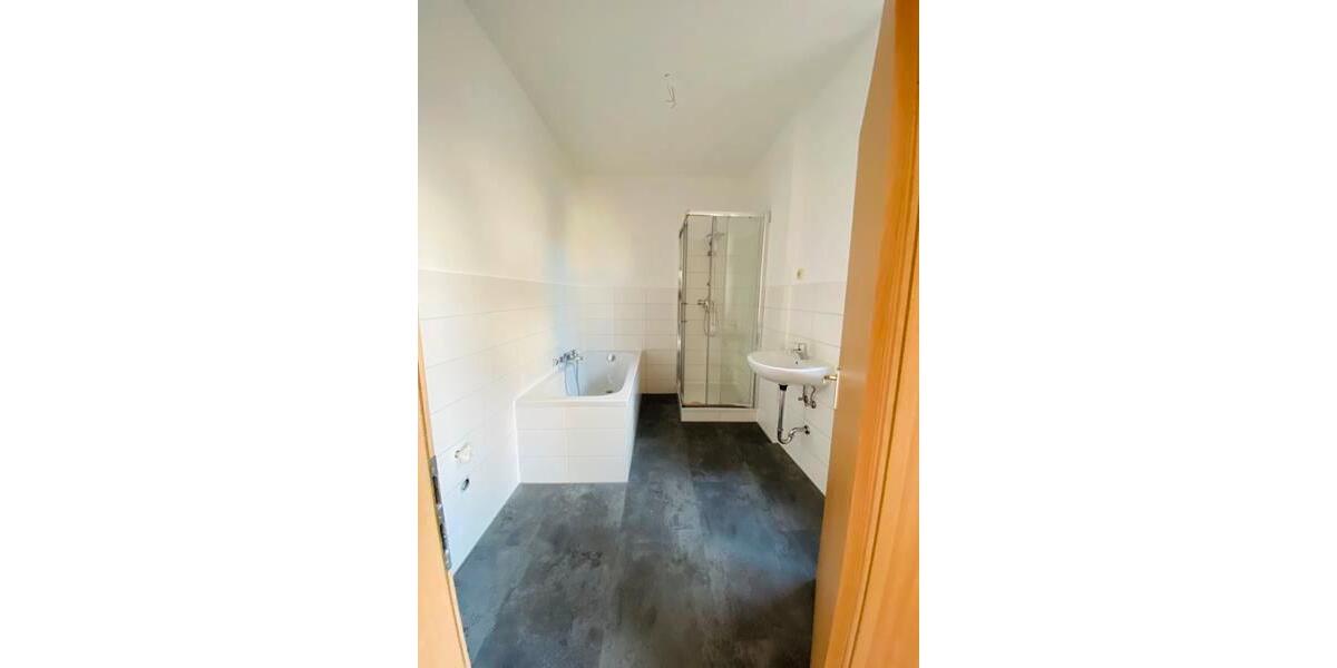 Etagenwohnung Meerane - 2 Zimmer, 58 m&sup2;, 290&euro; | Angebot:25376877