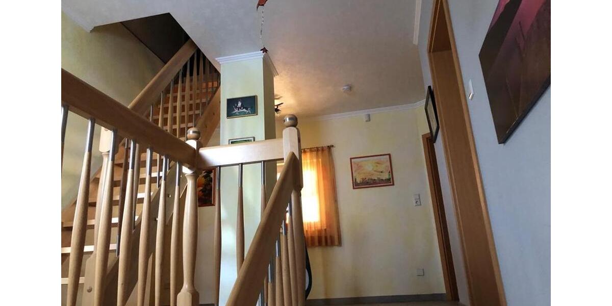 Einfamilienhaus Einbeck - 7 Zimmer, 220 m&sup2;, 1.890&euro; | Angebot:24976077