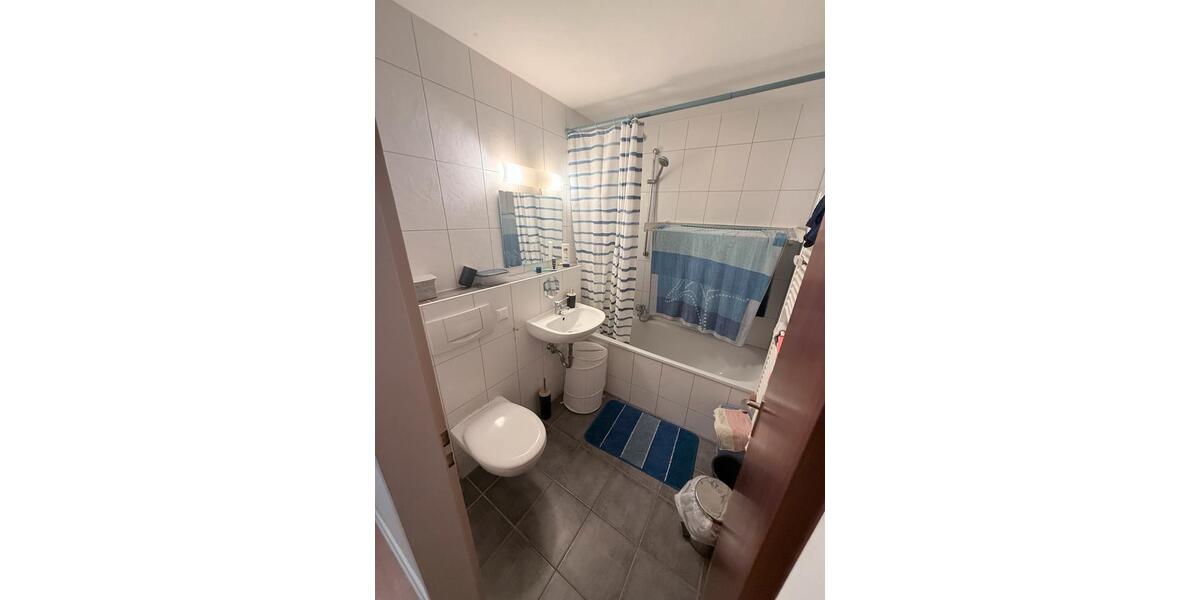 Wohnung-Untermieter- WG - 2 zimmer