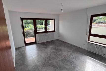 RiedenbergSillenbuch- 3-Z.-Whg-(1100€)Küche+Balkon+Stellplatz zimmer