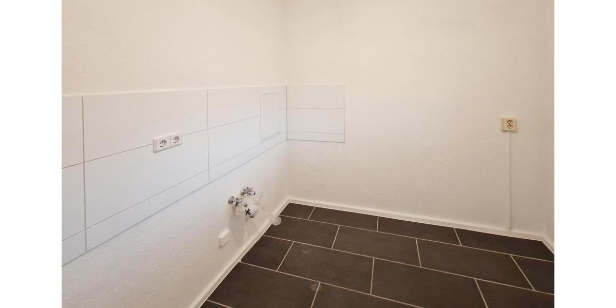 Erdgeschoßwohnung Neubrandenburg Datzeberg - 4 Zimmer, 86 m&sup2;, 588&euro; | Angebot:25714373