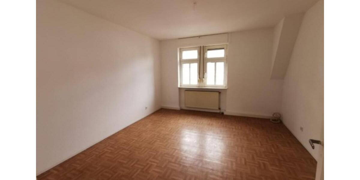Dachgeschoßwohnung Völklingen - 4 Zimmer, 95 m&sup2;, 780&euro; | Angebot:25163689
