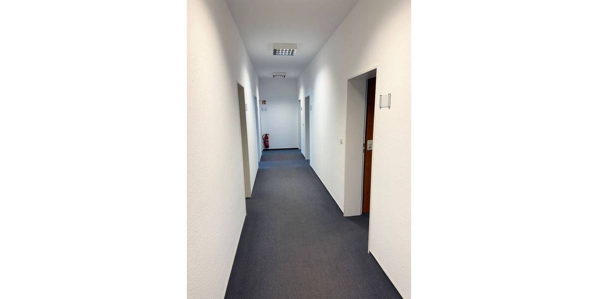 Gewerbeobjekt Hamburg Sülldorf - 8 Zimmer, 232 m&sup2;, 2.800&euro; | Angebot:26758700