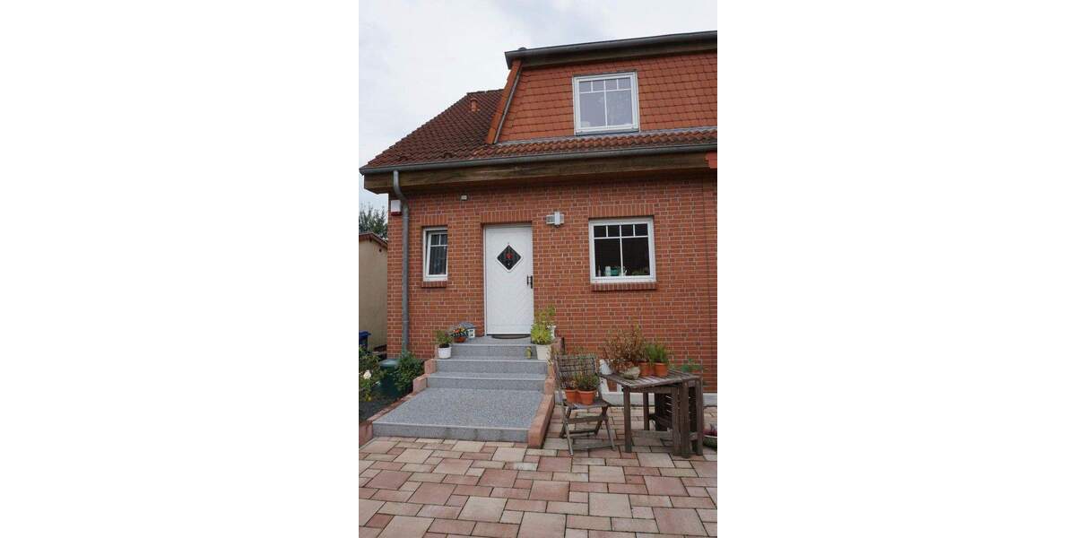 Ihr neues Zuhause: Doppelhaushälfte mit sonnigem Garten 4 zimmer