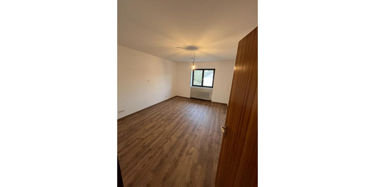 Etagenwohnung Bad Kissingen - 4 Zimmer, 115 m&sup2;, 1.200&euro; | Angebot:25637742