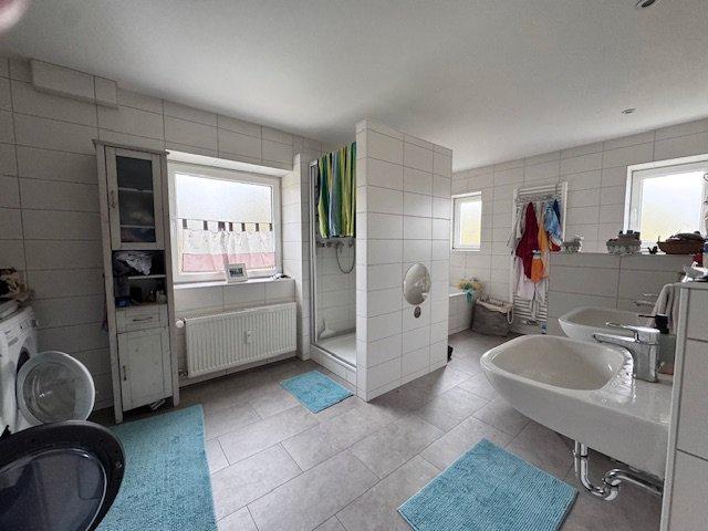 Etagenwohnung Allendorf (Lumda) - 7 Zimmer, 185 m&sup2;, 1.300&euro; | Angebot:26096694