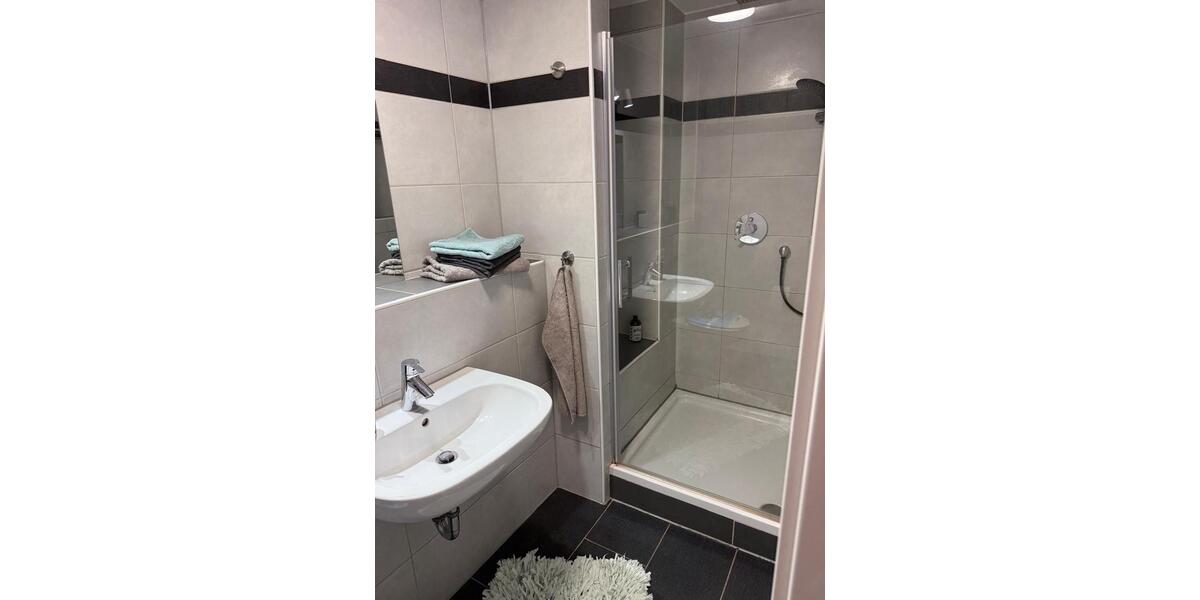 Hochparterre Schwarzenfeld - 1 Zimmer, 40&euro; | Angebot:23596358