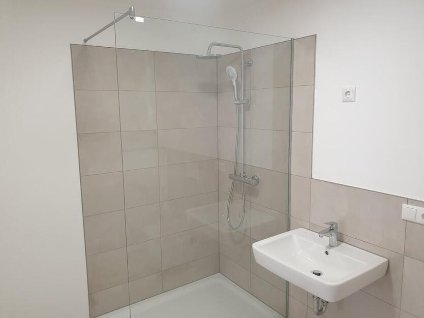 *** moderne 2-Zimmer-Etagenwohnung mit Balkon *** top Lage