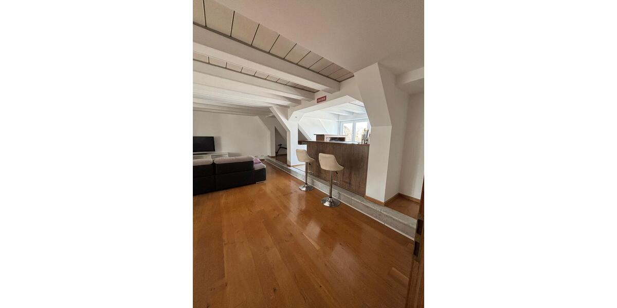 Dachgeschoßwohnung Markt Indersdorf - 4 Zimmer, 130 m&sup2;, 2.150&euro; | Angebot:25881481