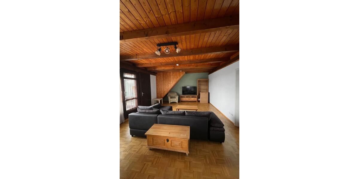 Dachgeschoßwohnung Naila - 3 Zimmer, 79 m&sup2;, 510&euro; | Angebot:26035500