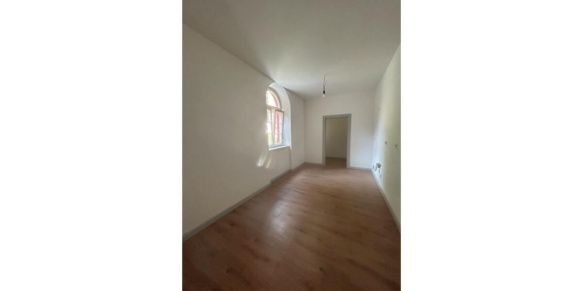 Erdgeschoßwohnung Deggendorf - 3 Zimmer, 122 m&sup2;, 1.099&euro; | Angebot:25185404