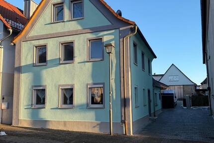 Haus Strullendorf - 6 Zimmer, 174 m&sup2;, 2.100&euro; | Angebot:26343556