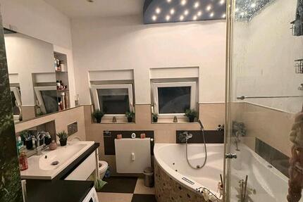 Wohnung Düsseldorf Stadtbezirk 8 - 4 Zimmer, 100 m&sup2;, 1.800&euro; | Angebot:24755789