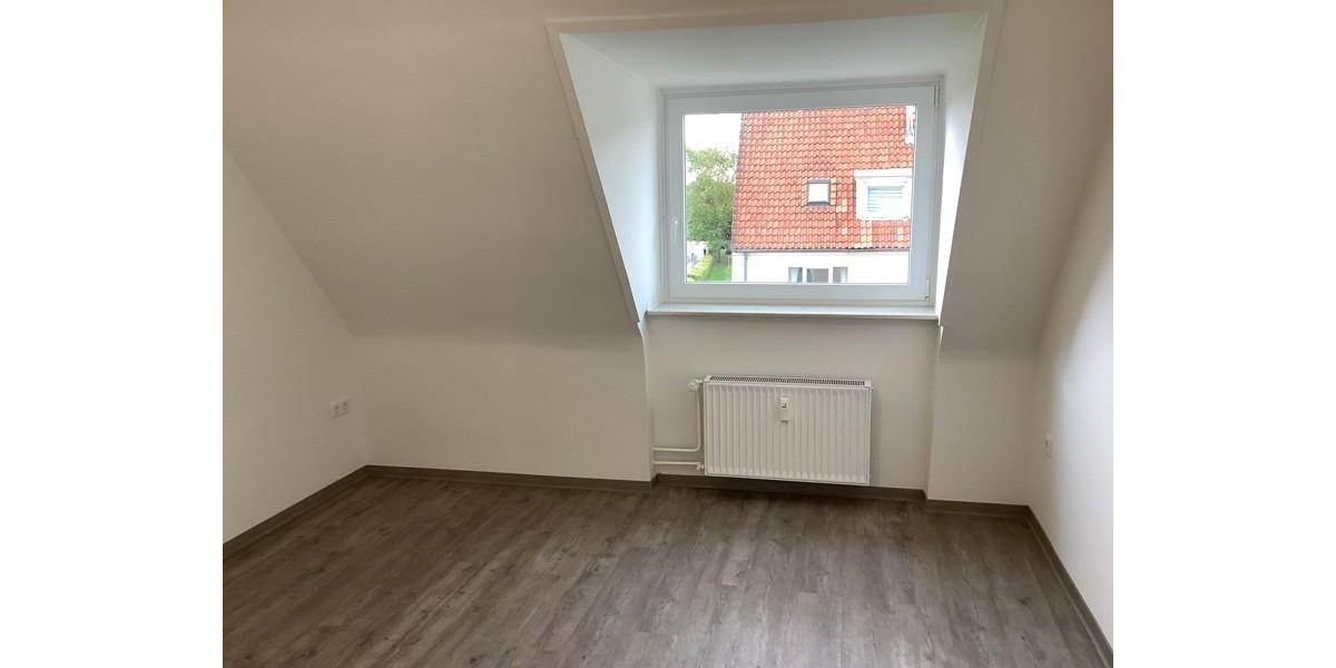 Dachgeschoßwohnung Lübeck Sankt Jürgen - 2.5 Zimmer, 39 m&sup2;, 508&euro; | Angebot:26635399