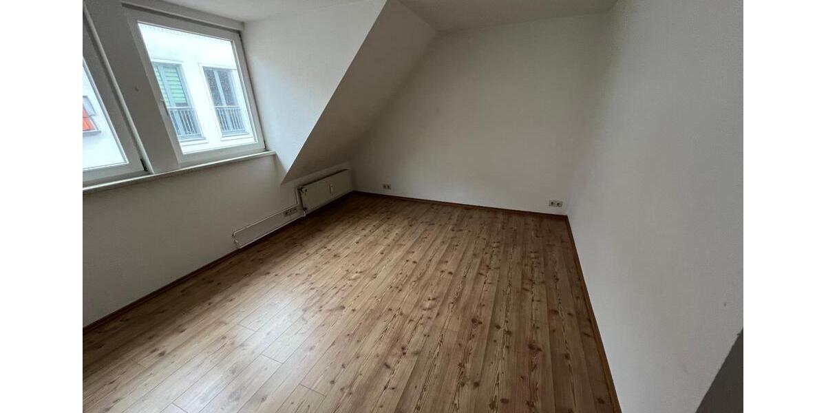 Dachgeschoßwohnung Stralsund - 5 Zimmer, 170 m&sup2;, 1.526&euro; | Angebot:26283567