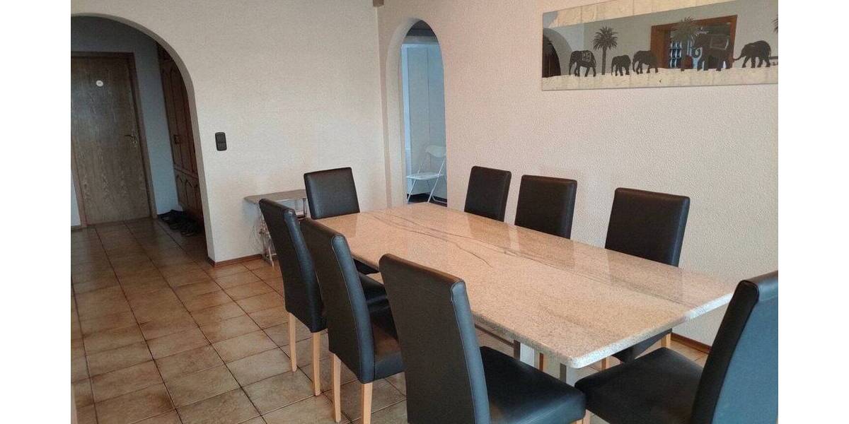 Etagenwohnung Holzheim - 5 Zimmer, 120 m&sup2;, 1.350&euro; | Angebot:26840382