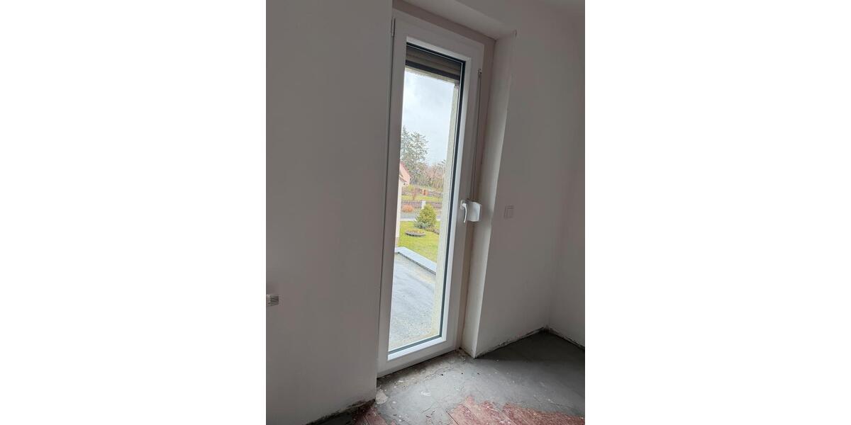 Einfamilienhaus Elsterwerda - 3 Zimmer, 90 m&sup2;, 1.500&euro; | Angebot:25285363