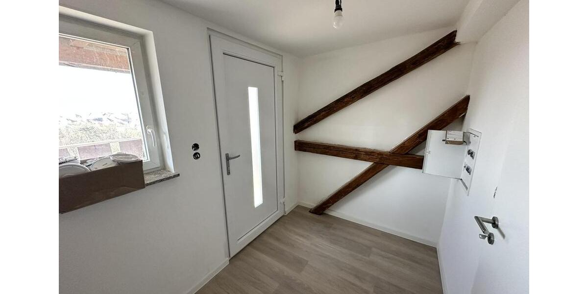 Dachgeschoßwohnung Apolda - 3 Zimmer, 78 m&sup2;, 695&euro; | Angebot:26476622