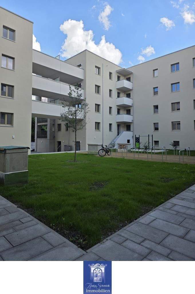 Hafencity Dresden! Traumhafte Wohnung mit zwei großen Balkonen, Lift und vieles mehr 3 zimmer