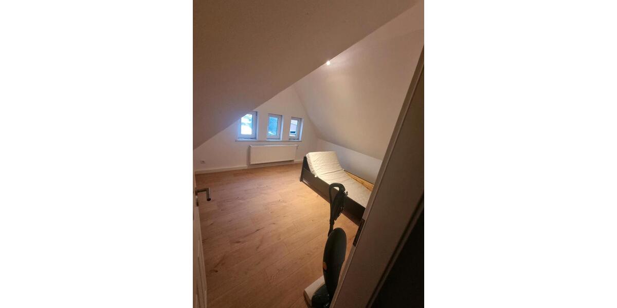 Etagenwohnung Friedrichroda - 4 Zimmer, 100 m&sup2;, 800&euro; | Angebot:24427910