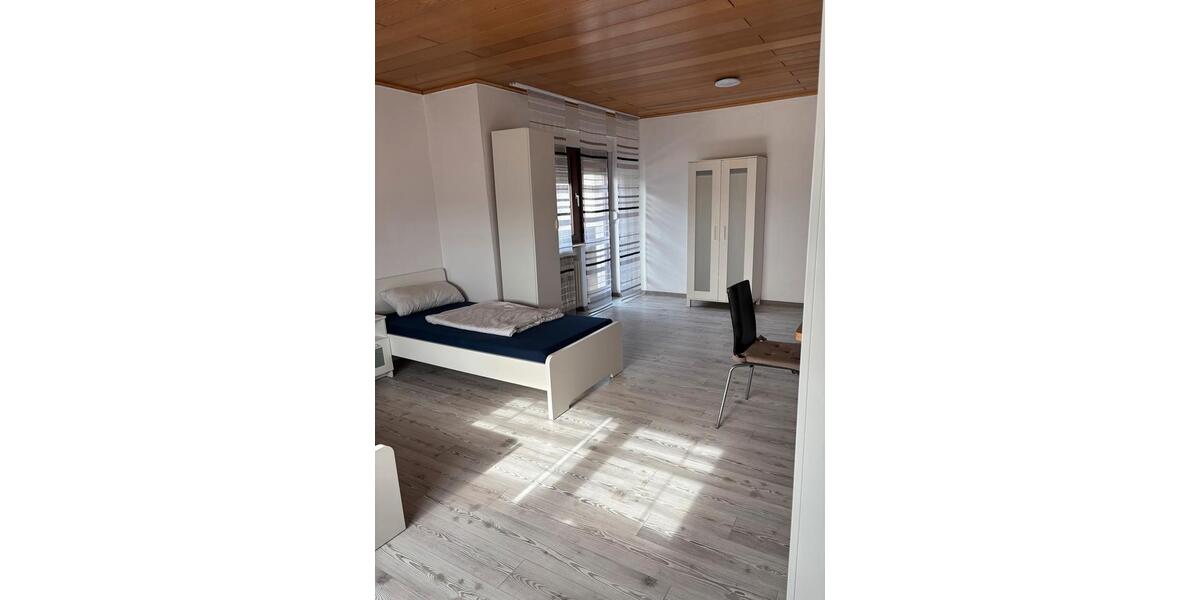 Wohnen auf Zeit Kitzingen - 4 Zimmer, 120 m&sup2;, 15&euro; | Angebot:24818538