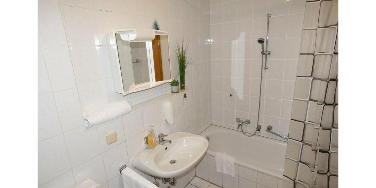 Wohnen auf Zeit Wackersdorf - 3 Zimmer, 69 m&sup2;, 68&euro; | Angebot:9920053