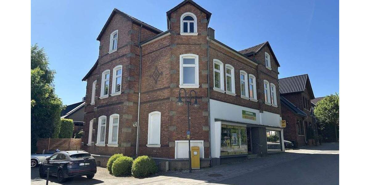 ~~Frisch renovierte großzügig modernisierte 4 Zimmer Altbauwohnung im Zentrum~~ 4 zimmer