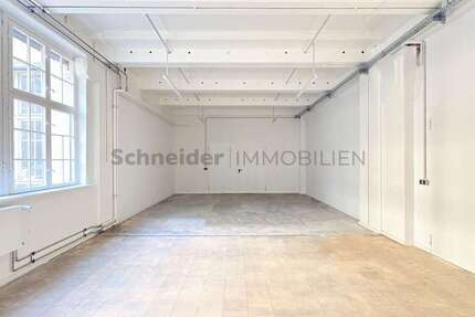 Halle in Berlin 2.322 € 129 m²
