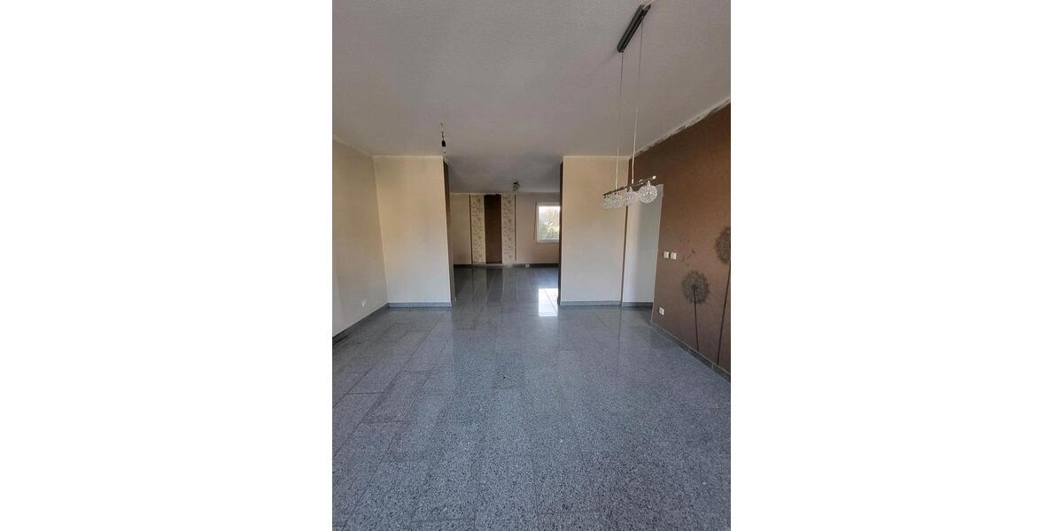 Etagenwohnung Blieskastel - 3 Zimmer, 95 m&sup2;, 760&euro; | Angebot:24654346