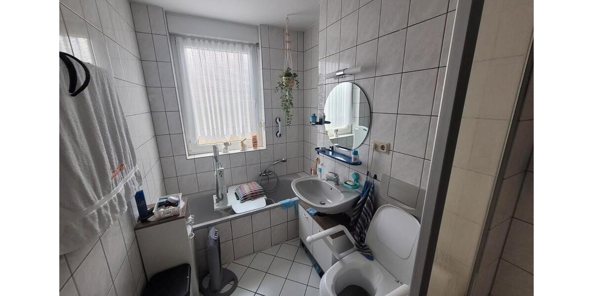 Erdgeschoßwohnung Bexbach - 3 Zimmer, 79 m&sup2;, 670&euro; | Angebot:25993381