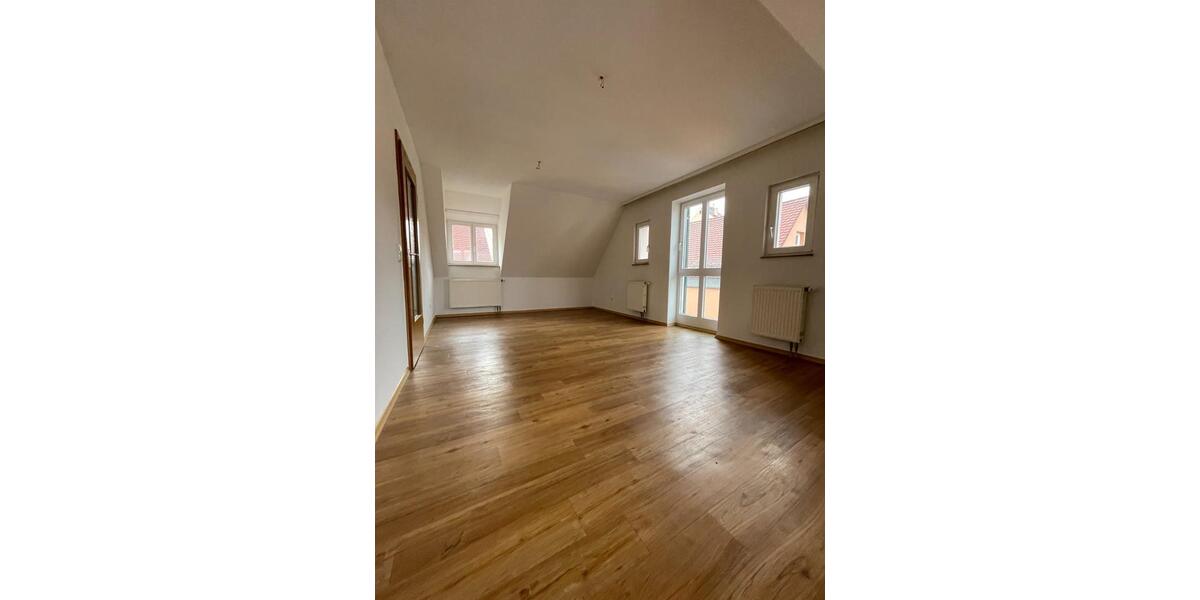 Dachgeschoßwohnung Nördlingen - 2.5 Zimmer, 75 m&sup2;, 750&euro; | Angebot:25759645