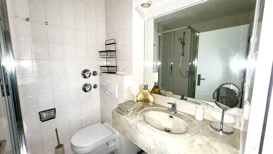 Etagenwohnung Wiesbaden Biebrich - 1.5 Zimmer, 39 m&sup2;, 900&euro; | Angebot:26442083